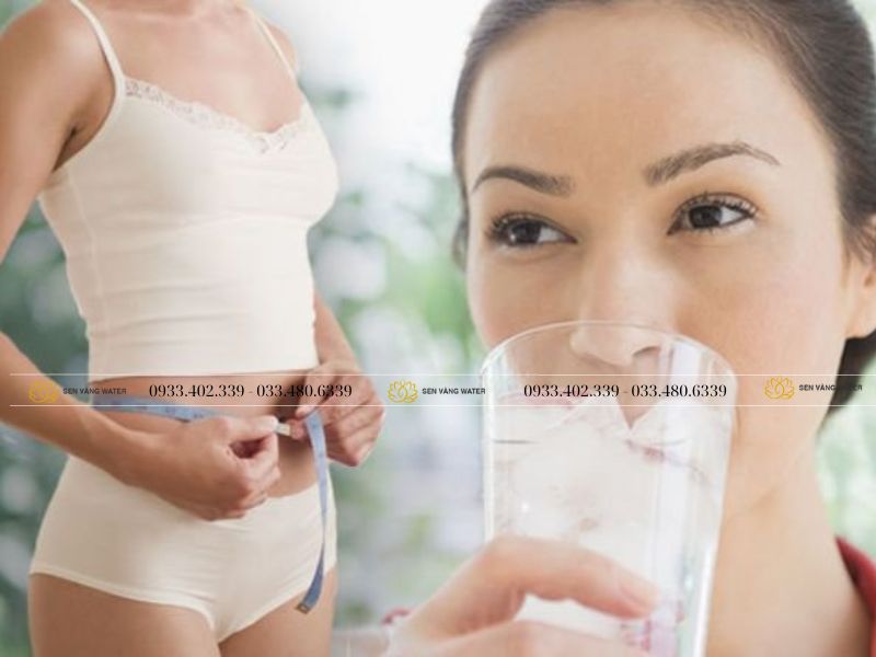 Cách uống nước giảm mỡ bụng